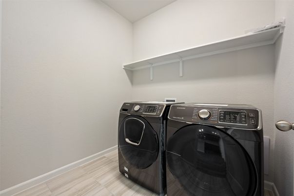 Interior, Washer, Wood Texture Flooring