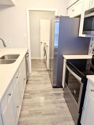 Interior, Kitchen, Washer, Wood Texture Flooring