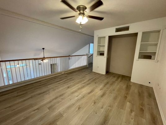 Interior, Pendant Lights, Wood Texture Flooring