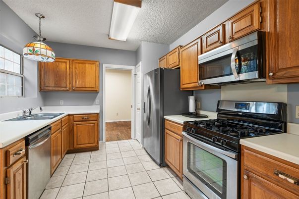 Interior, Kitchen, Pendant Lights, Stainless Steel Appliances