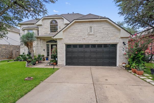 Attached, Exterior, Facade, Brick Traditional