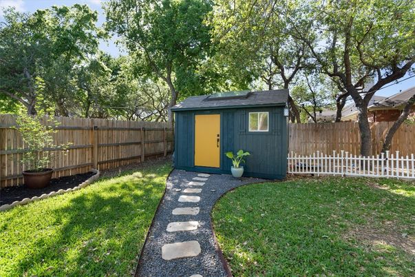 Backyard, Exterior