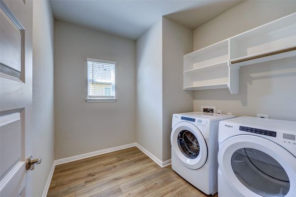 Interior, Washer, Wood Texture Flooring