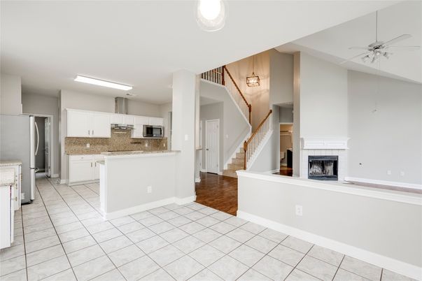 Fireplace, Interior, Kitchen, Recessed Lighting