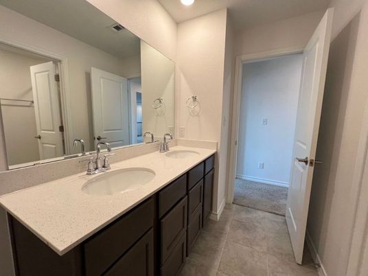 Bathroom, Dual Sink Vanities, Interior, Recessed Lighting