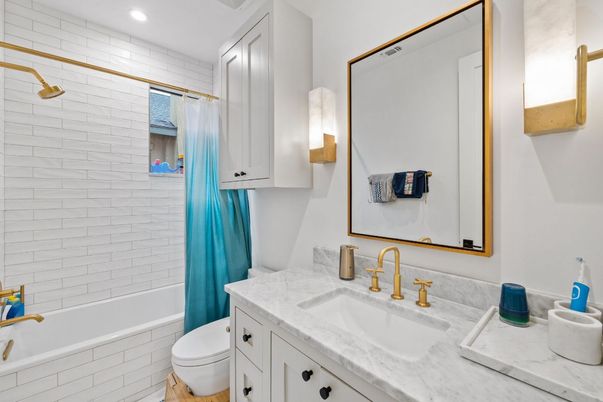 Bathroom, Interior, Recessed Lighting