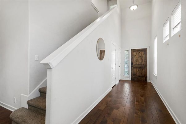 Interior, Pendant Lights, Wood Texture Flooring