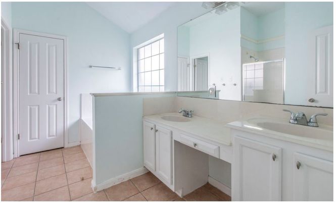 Bathroom, Dual Sink Vanities, Interior