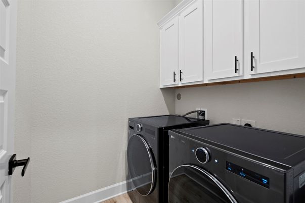 Interior, Washer, Wood Texture Flooring