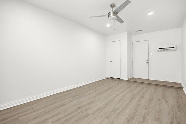 Empty room, Interior, Recessed Lighting, Wood Texture Flooring