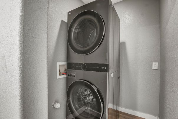 Interior, Utility Closets, Washer, Wood Texture Flooring