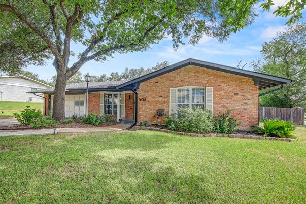 Exterior, Facade, Brick Facade, Ranch