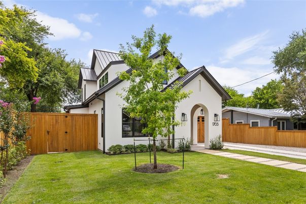 Backyard, Exterior, Facade, Farmhouse