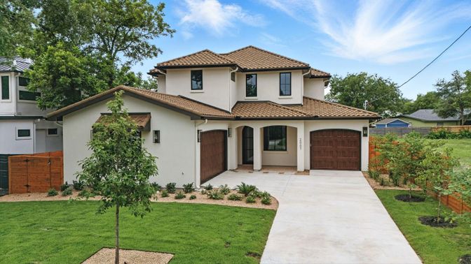 Attached, Exterior, Facade, Mediterranean