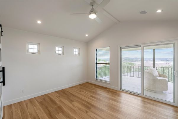 Empty room, Interior, Recessed Lighting, Water, Wood Texture Flooring
