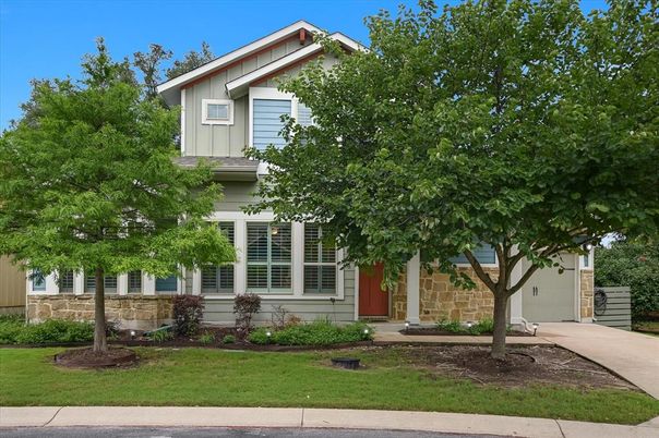 Attached, Exterior, Facade, American Craftsman