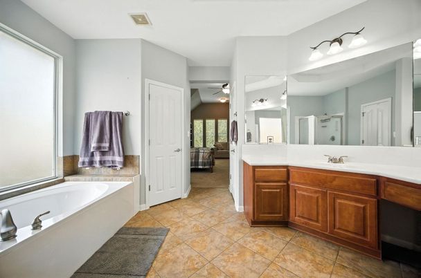 Bathroom, Dual Sink Vanities, Interior