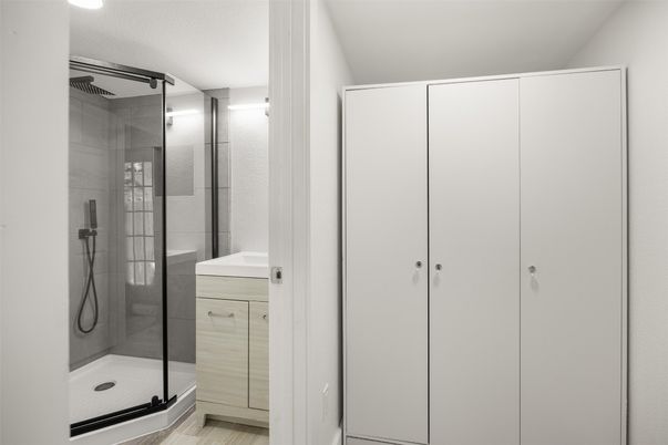 Bathroom, Glass Shower, Interior