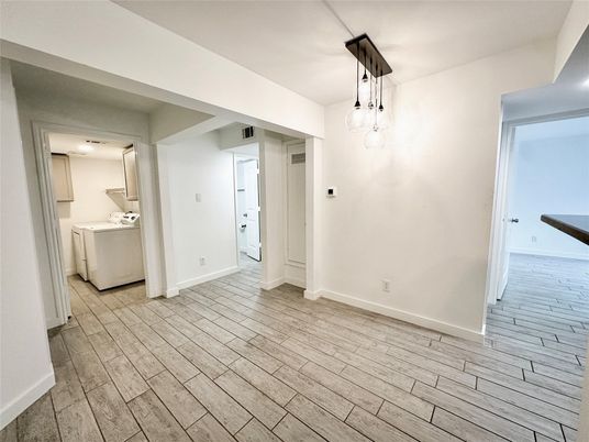Interior, Pendant Lights, Recessed Lighting, Washer, Wood Texture Flooring