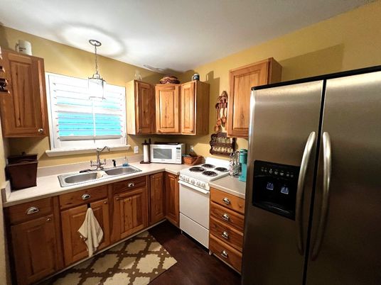 Interior, Kitchen, Pendant Lights, Wood Texture Flooring