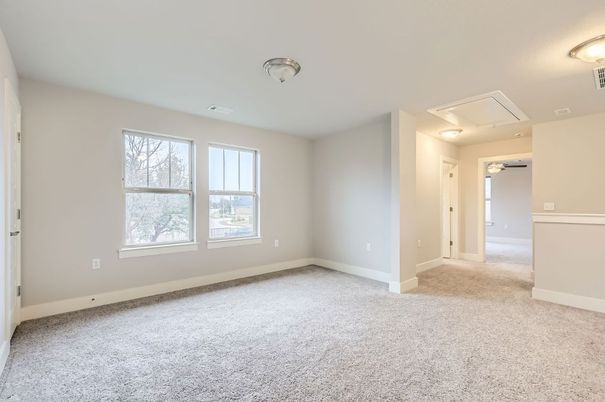 Empty room, Interior