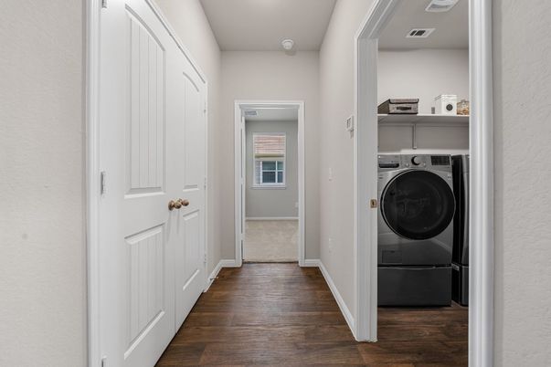 Interior, Utility Closets, Washer, Wood Texture Flooring
