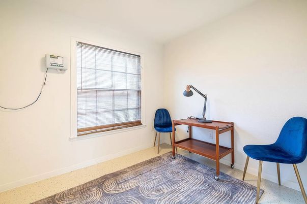 Home Office, Interior
