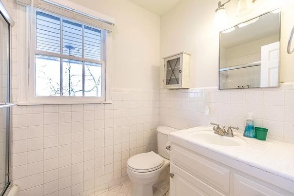 Bathroom, Interior, Tile Countertops