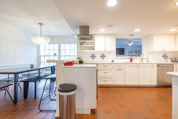 Chandelier, Dining room, Interior, Kitchen, Recessed Lighting