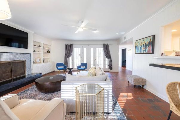 Fireplace, Interior, Living room, Recessed Lighting