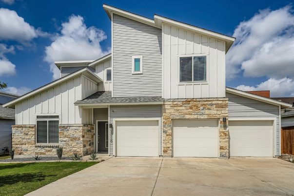 Attached, Exterior, Facade, Farmhouse