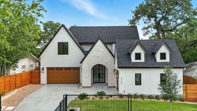 Attached, Exterior, Facade, Farmhouse