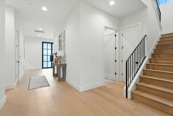 Interior, Recessed Lighting, Wood Texture Flooring