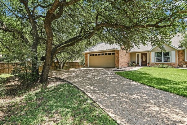 Attached, Exterior, Facade, Brick Facade, Ranch