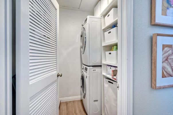 Interior, Utility Closets, Washer, Wood Texture Flooring