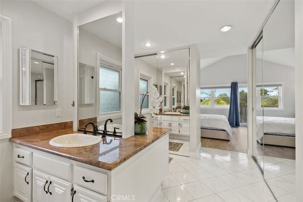 Bathroom, Bedroom, Dual Sink Vanities, Interior, Recessed Lighting, Water