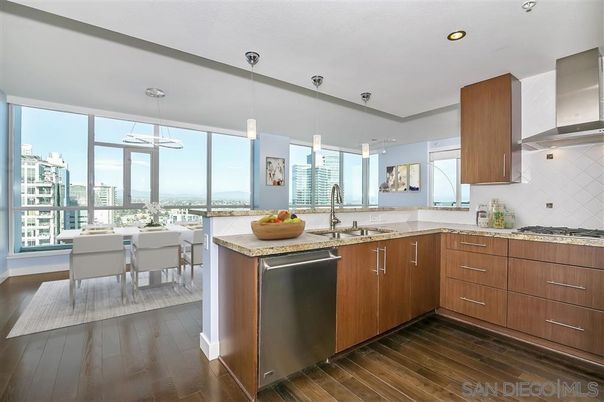 Dining room, Interior, Kitchen, Pendant Lights, Recessed Lighting, Wood Texture Flooring