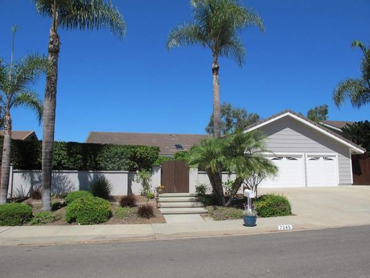 Attached, Exterior, Facade, Ranch