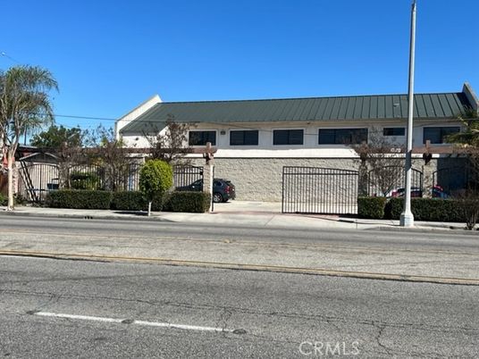Attached, Exterior, Facade, Ranch