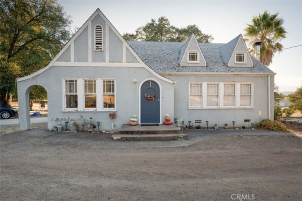 Exterior, Facade, Cape Cod