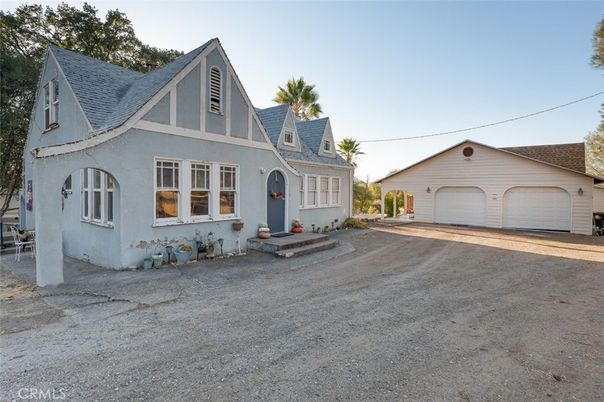 Attached, Detached Garage, Exterior, Facade, Cape Cod