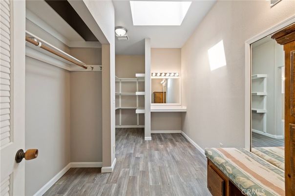 Interior, Walk-in Closets, Wood Texture Flooring