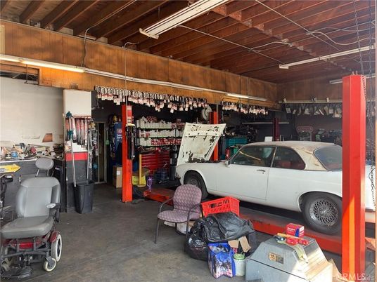 Garage, Interior