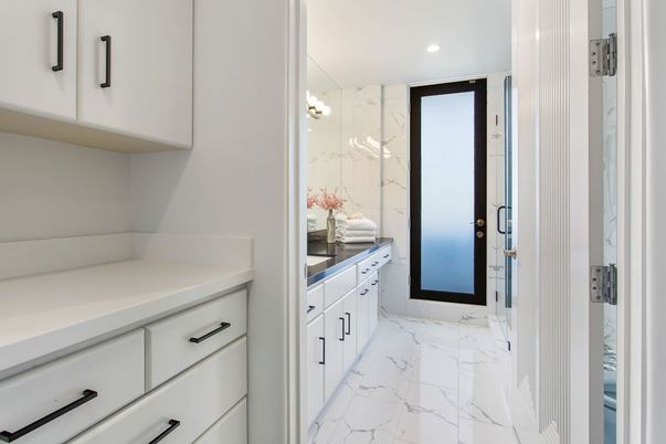 Bathroom, Interior, Marble, Marble Walls, Recessed Lighting