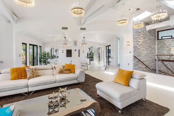 Chandelier, Dining room, Interior, Living room, Pendant Lights, Recessed Lighting