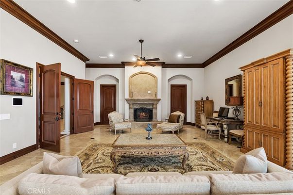 Fireplace, Interior, Living room, Piano, Recessed Lighting