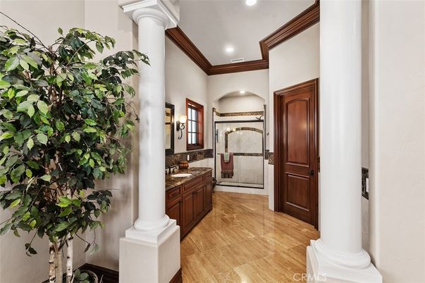 Bathroom, Interior, Recessed Lighting, Wood Texture Flooring