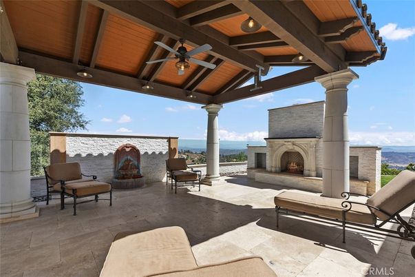 Exterior, Fireplace, Water