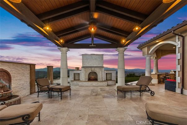 Exterior, Fireplace
