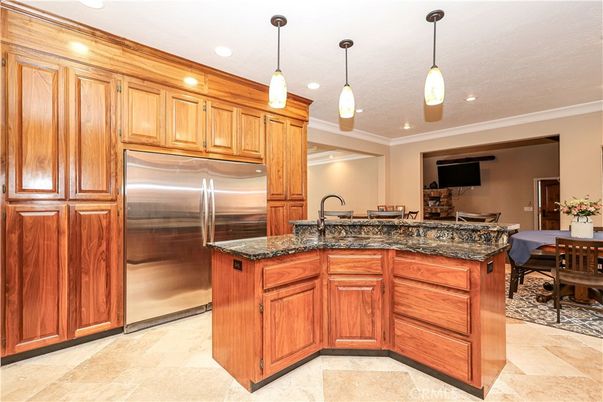Dining room, Interior, Kitchen, Pendant Lights, Recessed Lighting, Stainless Steel Appliances